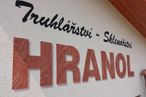 Písmomalba na fasádu Truhlářství - Sklenářství Hranol v Ostravě