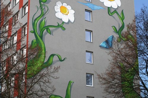 Barevné oživení fasády hotelového domu v Ostravě