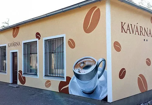 Oživení venkovních stěn kavárny