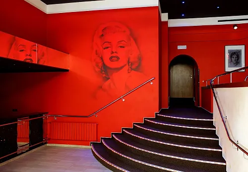 Nástěnný portrét Marilyn Monroe technikou airbrush